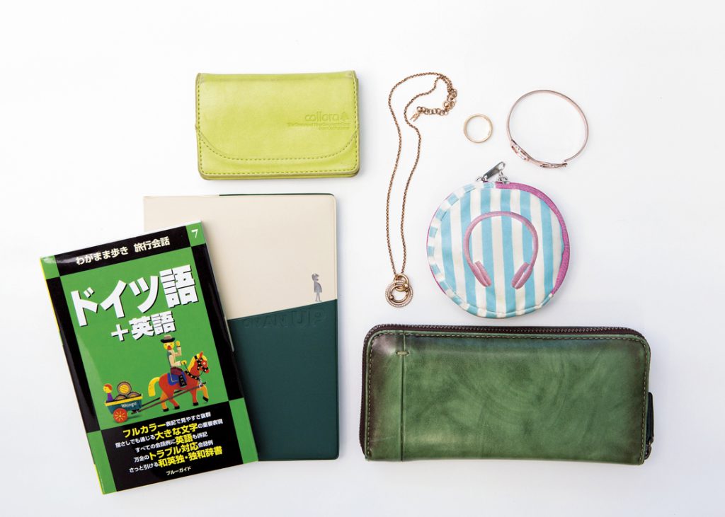 パラアスリート網本麻里さんの「バッグの中身、見せて!」