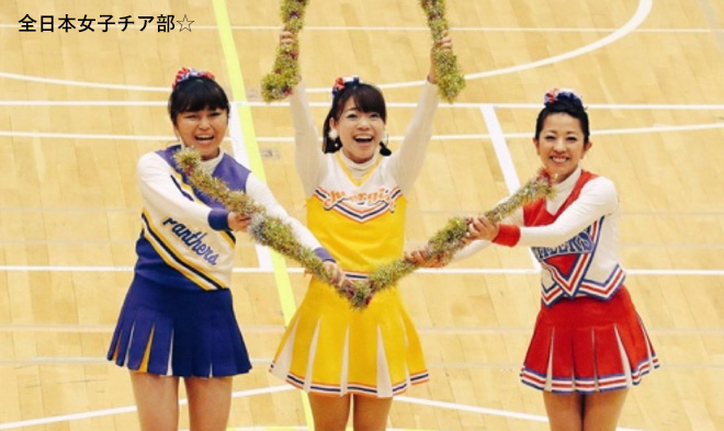 会場の応援を盛り上げ、パラアスリートに元気を届けるチアリーディング 画像