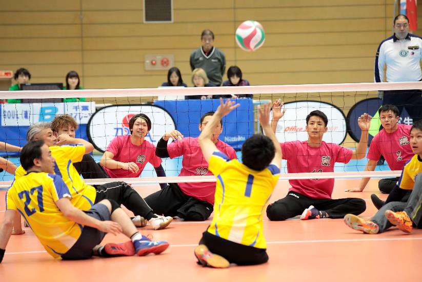 息もつかせぬ攻防戦!オリジナル応援歌も飛び出した「第23回 日本パラバレーボール選手権大会」