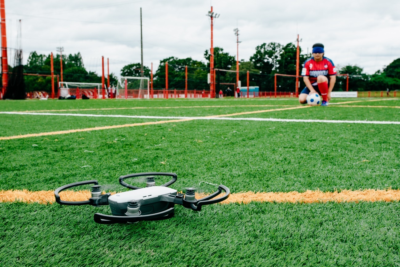 飛行するドローンをシュートで打ち落とせ！ 菊島選手のスゴ技に密着!!