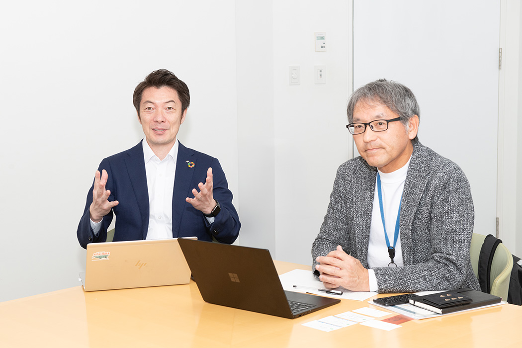 コミュニケーション＆サステナビリティ マネージャー 鬼島　博信さん　メディア＆パブリックリレーションマネージャー　岩田　肇さん