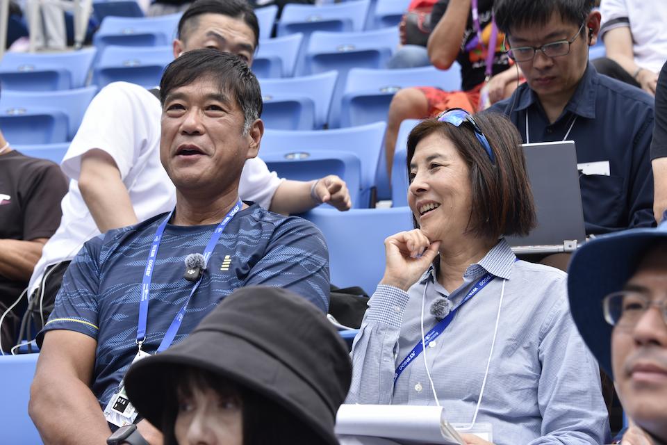 左から齋田 悟司選手と宮崎恵理さん