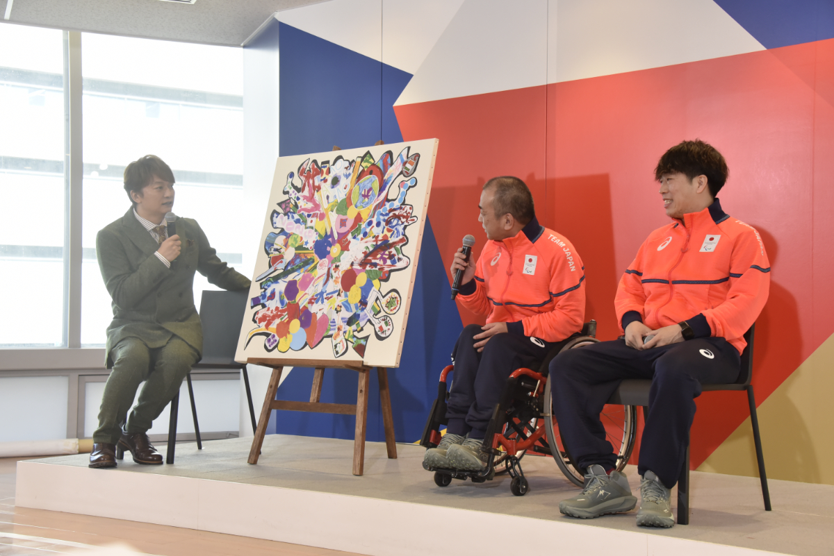 “応援のチカラ” プロジェクト開始後集まったメッセージと完成したアートを選手へ贈呈!